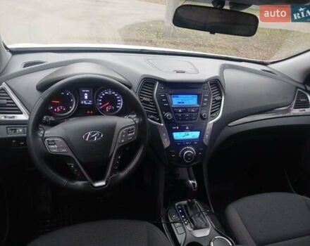 Белый Хендай Санта Фе, объемом двигателя 2.2 л и пробегом 124 тыс. км за 16500 $, фото 14 на Automoto.ua