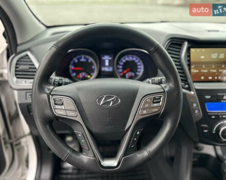 Білий Хендай Санта Фе, об'ємом двигуна 2.2 л та пробігом 124 тис. км за 18700 $, фото 55 на Automoto.ua