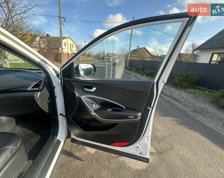 Белый Хендай Санта Фе, объемом двигателя 2.2 л и пробегом 123 тыс. км за 17300 $, фото 45 на Automoto.ua