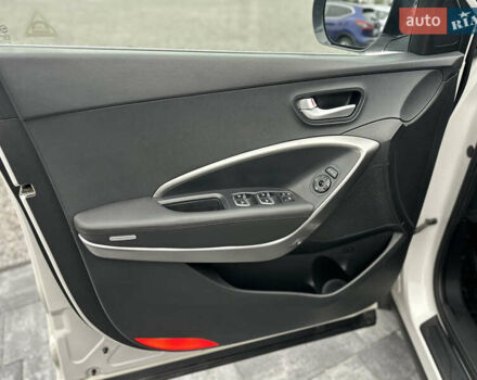 Білий Хендай Санта Фе, об'ємом двигуна 2.2 л та пробігом 124 тис. км за 18700 $, фото 59 на Automoto.ua