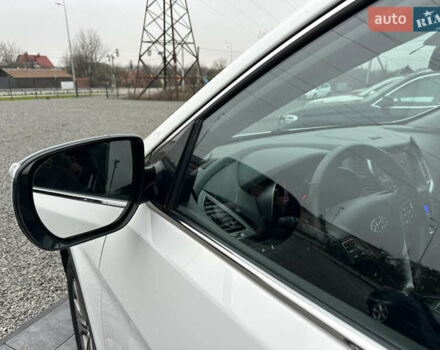 Білий Хендай Санта Фе, об'ємом двигуна 2.2 л та пробігом 124 тис. км за 18700 $, фото 45 на Automoto.ua