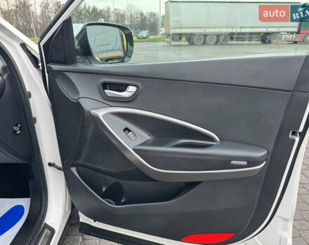 Білий Хендай Санта Фе, об'ємом двигуна 2.2 л та пробігом 185 тис. км за 17800 $, фото 37 на Automoto.ua