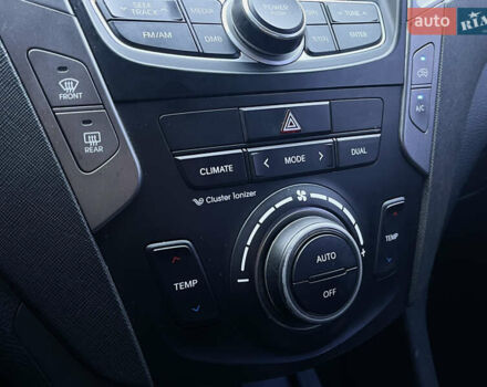 Білий Хендай Санта Фе, об'ємом двигуна 2 л та пробігом 223 тис. км за 17900 $, фото 23 на Automoto.ua