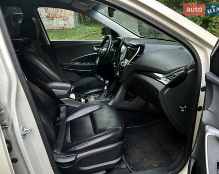 Белый Хендай Санта Фе, объемом двигателя 2.2 л и пробегом 235 тыс. км за 14622 $, фото 22 на Automoto.ua