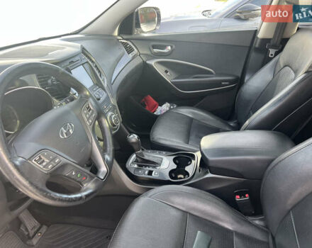 Белый Хендай Санта Фе, объемом двигателя 2.2 л и пробегом 206 тыс. км за 16000 $, фото 8 на Automoto.ua