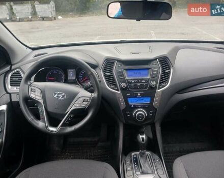 Хендай Санта Фе 2013 в Полтаве на Automoto.ua Белый Хендай Санта Фе, объемом двигателя 2.2 л и пробегом 123 тыс. км за 16999 $, фото 22 на Automoto.ua