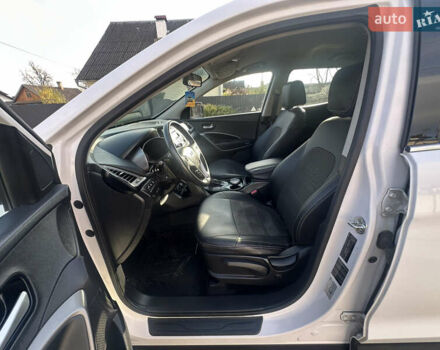 Белый Хендай Санта Фе, объемом двигателя 2.2 л и пробегом 123 тыс. км за 17300 $, фото 55 на Automoto.ua