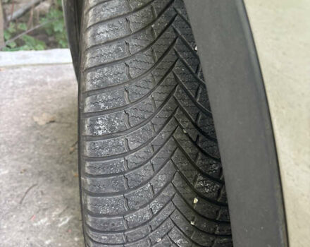 Белый Хендай Санта Фе, объемом двигателя 2.2 л и пробегом 235 тыс. км за 14622 $, фото 7 на Automoto.ua