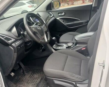 Хендай Санта Фе 2013 в Полтаве на Automoto.ua Белый Хендай Санта Фе, объемом двигателя 2.2 л и пробегом 123 тыс. км за 16999 $, фото 24 на Automoto.ua