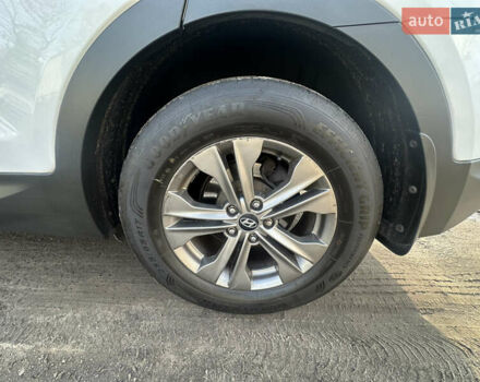 Белый Хендай Санта Фе, объемом двигателя 2.2 л и пробегом 123 тыс. км за 17300 $, фото 23 на Automoto.ua