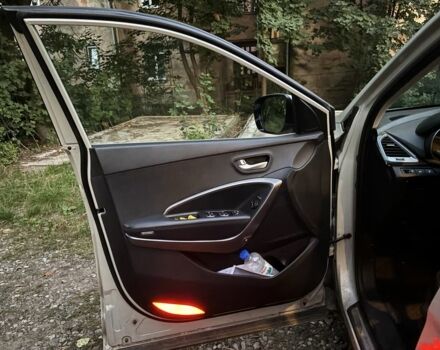 Хендай Санта Фе 2013 в Черновцах на Automoto.ua Белый Хендай Санта Фе, объемом двигателя 2.2 л и пробегом 235 тыс. км за 12432 $, фото 22 на Automoto.ua