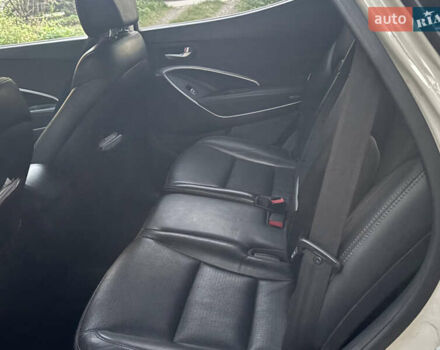 Белый Хендай Санта Фе, объемом двигателя 2.2 л и пробегом 235 тыс. км за 14622 $, фото 16 на Automoto.ua