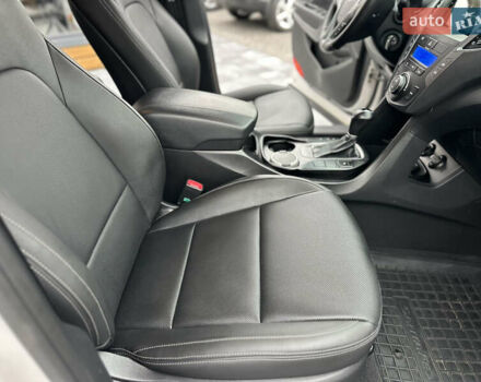 Білий Хендай Санта Фе, об'ємом двигуна 2.2 л та пробігом 124 тис. км за 18700 $, фото 72 на Automoto.ua