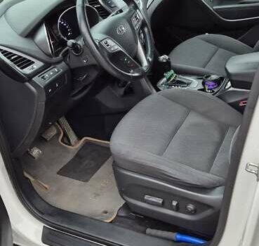 Білий Хендай Санта Фе, об'ємом двигуна 2.2 л та пробігом 212 тис. км за 16500 $, фото 11 на Automoto.ua