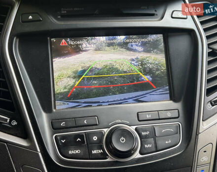 Белый Хендай Санта Фе, объемом двигателя 2.2 л и пробегом 235 тыс. км за 14622 $, фото 3 на Automoto.ua