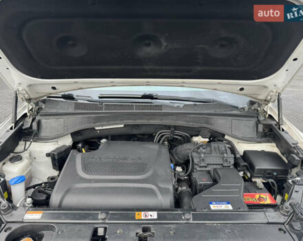 Білий Хендай Санта Фе, об'ємом двигуна 2.2 л та пробігом 185 тис. км за 17800 $, фото 48 на Automoto.ua