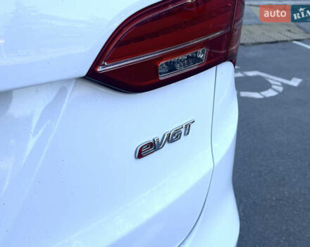 Білий Хендай Санта Фе, об'ємом двигуна 2 л та пробігом 223 тис. км за 17900 $, фото 9 на Automoto.ua