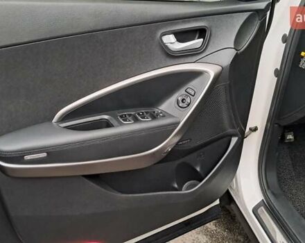 Белый Хендай Санта Фе, объемом двигателя 2 л и пробегом 183 тыс. км за 17300 $, фото 8 на Automoto.ua