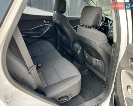 Білий Хендай Санта Фе, об'ємом двигуна 2.36 л та пробігом 249 тис. км за 14950 $, фото 10 на Automoto.ua