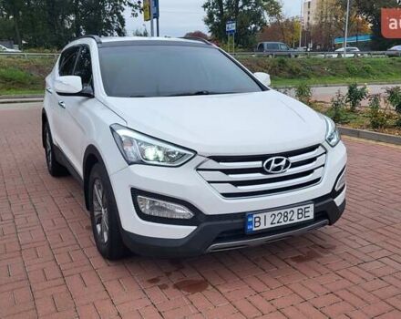 Белый Хендай Санта Фе, объемом двигателя 2.2 л и пробегом 235 тыс. км за 15500 $, фото 1 на Automoto.ua
