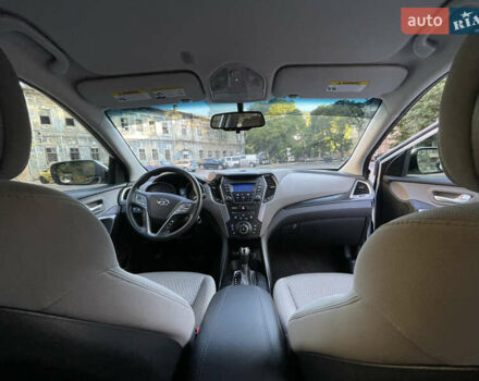 Белый Хендай Санта Фе, объемом двигателя 2.36 л и пробегом 141 тыс. км за 12350 $, фото 12 на Automoto.ua