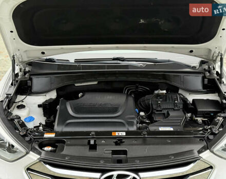 Белый Хендай Санта Фе, объемом двигателя 2.2 л и пробегом 185 тыс. км за 18700 $, фото 85 на Automoto.ua