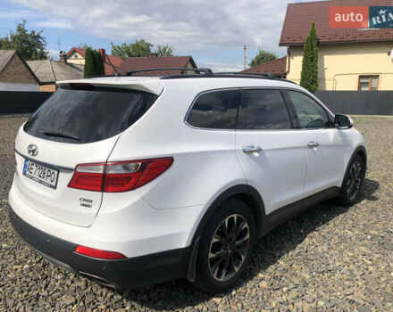 Белый Хендай Санта Фе, объемом двигателя 2.2 л и пробегом 209 тыс. км за 18500 $, фото 5 на Automoto.ua