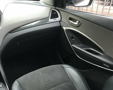 Белый Хендай Санта Фе, объемом двигателя 2.36 л и пробегом 168 тыс. км за 15000 $, фото 7 на Automoto.ua