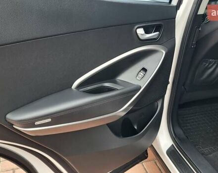 Белый Хендай Санта Фе, объемом двигателя 2.2 л и пробегом 235 тыс. км за 15500 $, фото 44 на Automoto.ua