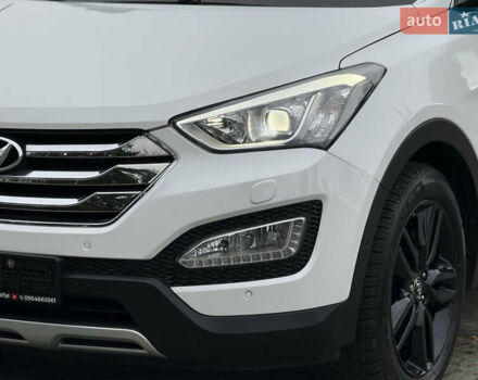 Белый Хендай Санта Фе, объемом двигателя 2.2 л и пробегом 185 тыс. км за 18700 $, фото 3 на Automoto.ua
