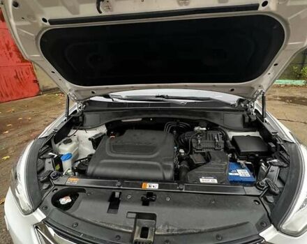 Белый Хендай Санта Фе, объемом двигателя 2.2 л и пробегом 197 тыс. км за 18000 $, фото 19 на Automoto.ua