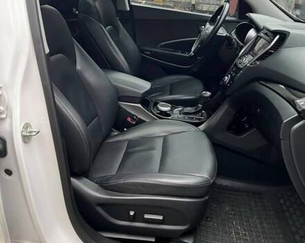 Белый Хендай Санта Фе, объемом двигателя 2.2 л и пробегом 197 тыс. км за 18000 $, фото 14 на Automoto.ua