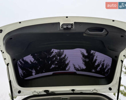 Белый Хендай Санта Фе, объемом двигателя 2.2 л и пробегом 185 тыс. км за 18700 $, фото 78 на Automoto.ua