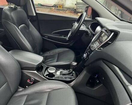 Белый Хендай Санта Фе, объемом двигателя 2.2 л и пробегом 197 тыс. км за 18000 $, фото 15 на Automoto.ua