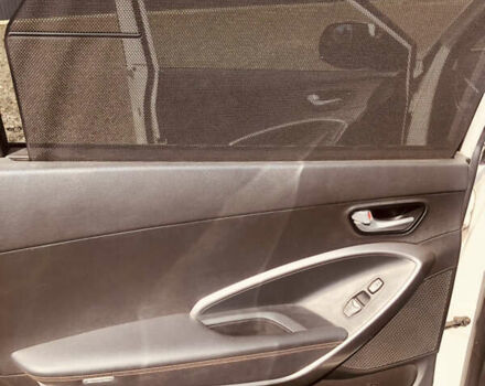 Белый Хендай Санта Фе, объемом двигателя 2.2 л и пробегом 209 тыс. км за 18500 $, фото 18 на Automoto.ua