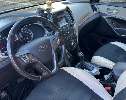 Белый Хендай Санта Фе, объемом двигателя 2.4 л и пробегом 240 тыс. км за 14200 $, фото 5 на Automoto.ua