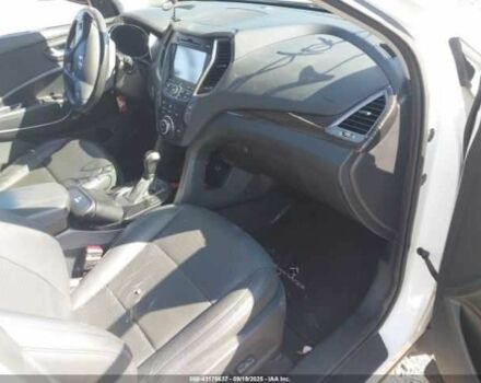 Белый Хендай Санта Фе, объемом двигателя 2 л и пробегом 96 тыс. км за 2000 $, фото 4 на Automoto.ua