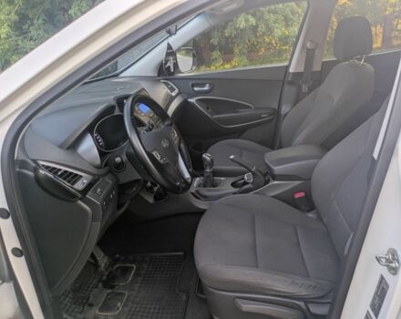 Белый Хендай Санта Фе, объемом двигателя 2.2 л и пробегом 156 тыс. км за 16000 $, фото 4 на Automoto.ua