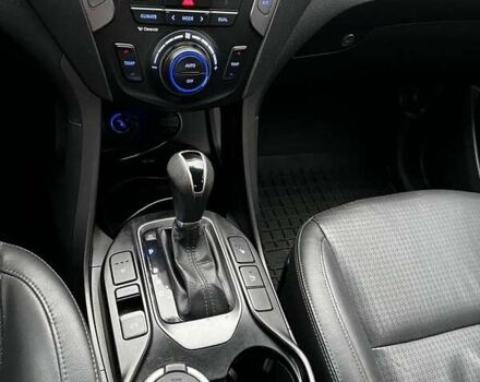 Белый Хендай Санта Фе, объемом двигателя 2.2 л и пробегом 197 тыс. км за 18000 $, фото 10 на Automoto.ua