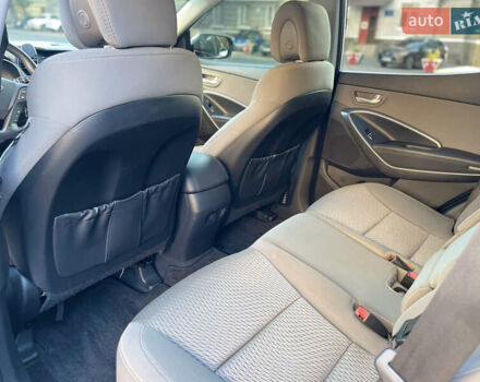 Белый Хендай Санта Фе, объемом двигателя 2.36 л и пробегом 141 тыс. км за 12350 $, фото 9 на Automoto.ua