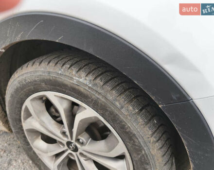 Білий Хендай Санта Фе, об'ємом двигуна 2 л та пробігом 245 тис. км за 16900 $, фото 4 на Automoto.ua