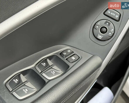 Белый Хендай Санта Фе, объемом двигателя 2.2 л и пробегом 167 тыс. км за 17450 $, фото 33 на Automoto.ua