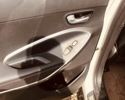 Белый Хендай Санта Фе, объемом двигателя 2.2 л и пробегом 209 тыс. км за 18500 $, фото 17 на Automoto.ua