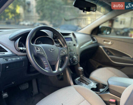 Белый Хендай Санта Фе, объемом двигателя 2.36 л и пробегом 141 тыс. км за 12350 $, фото 6 на Automoto.ua