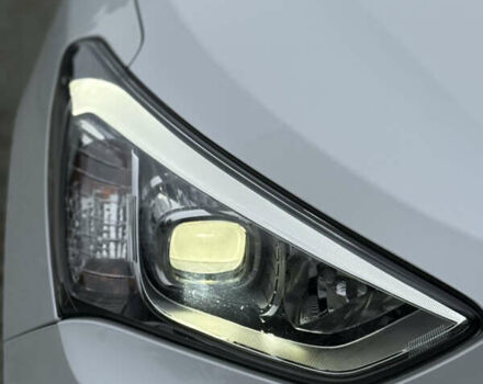 Белый Хендай Санта Фе, объемом двигателя 2.2 л и пробегом 185 тыс. км за 18700 $, фото 24 на Automoto.ua