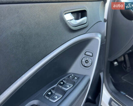 Білий Хендай Санта Фе, об'ємом двигуна 2.2 л та пробігом 226 тис. км за 18900 $, фото 29 на Automoto.ua