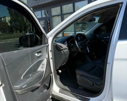 Белый Хендай Санта Фе, объемом двигателя 2.2 л и пробегом 225 тыс. км за 19500 $, фото 4 на Automoto.ua