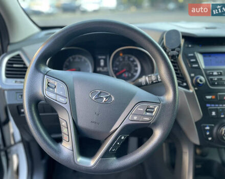 Белый Хендай Санта Фе, объемом двигателя 2.36 л и пробегом 141 тыс. км за 12350 $, фото 17 на Automoto.ua