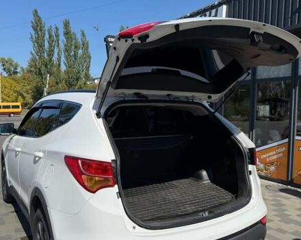 Белый Хендай Санта Фе, объемом двигателя 2.2 л и пробегом 225 тыс. км за 19500 $, фото 1 на Automoto.ua