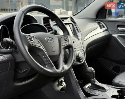 Белый Хендай Санта Фе, объемом двигателя 2.2 л и пробегом 167 тыс. км за 17450 $, фото 31 на Automoto.ua